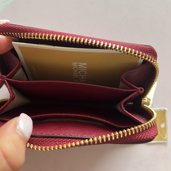 NWT: Michael Kors Red Fulton Leather Coin purse - Picture 5 of 5